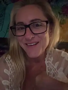 RoxytheBluepill online show from January 11, 2025, 7:59 pm