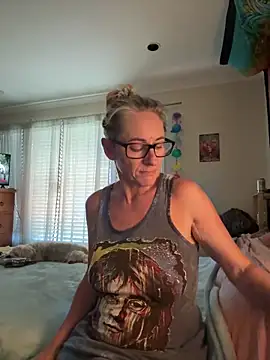 RoxytheBluepill online show from January 17, 2025, 4:06 am