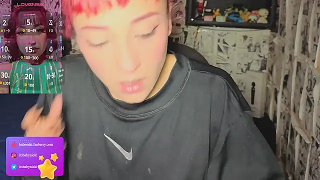 Snapshot of NickiYoung chatting on May 28, 2026, 2:12 pm NickiYoung online show from May 28, 2026, 2:12 pm