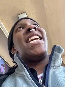 Yoshibaby2670 online show from February 25, 2025, 7:06 pm