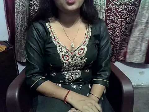 Snapshot of SIYA_MAVI chatting on April 25, 2026, 2:25 am SIYA MAVI online show from April 25, 2026, 2:25 am