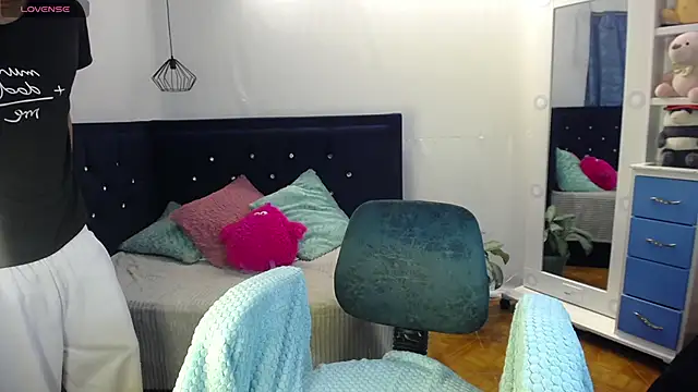 twinkmilk  online show from March 13, 2025, 12:35 pm