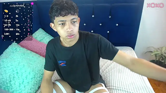 twinkmilk  online show from March 20, 2025, 12:32 pm