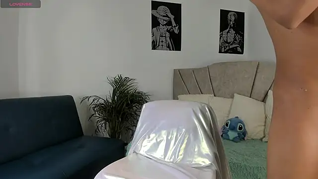 twinkmilk  online show from October 20, 2025, 8:20 pm