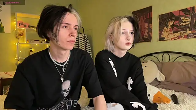 VeryRare TwinS online show from October 8, 2025, 7:47 pm