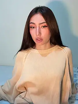 Maddy Jones online show from March 21, 2025, 5:02 pm