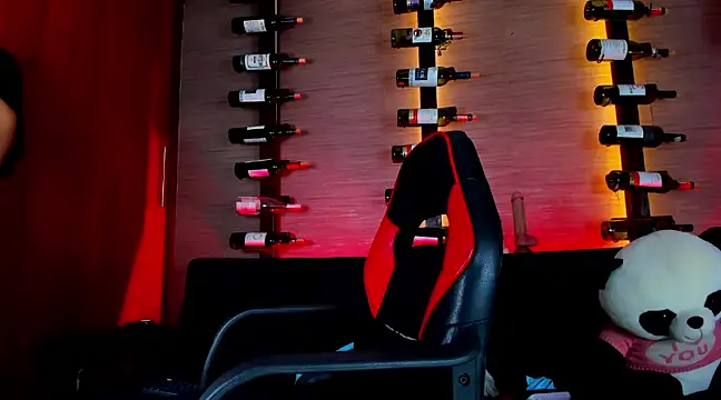 LiaOwen  online show from February 25, 2025, 1:53 pm