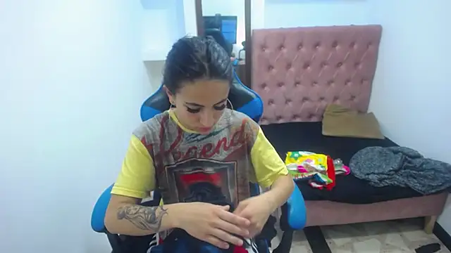 Anniee x online show from March 13, 2025, 12:35 pm