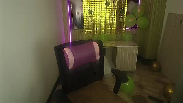 Anniee x online show from March 20, 2025, 12:43 pm