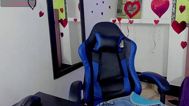 Anniee x online show from March 11, 2026, 12:54 pm