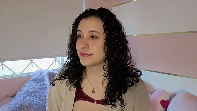 Charlotte  Miller online show from October 9, 2025, 11:33 am