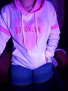 Angelnirvanaa online show from January 13, 2026, 5:06 pm