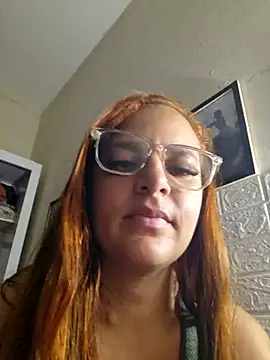 AliceRuivinha2 online show from October 5, 2025, 5:09 am