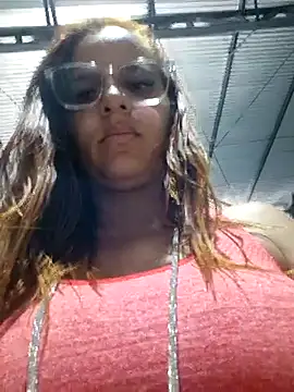 AliceRuivinha2 online show from September 19, 2025, 1:59 pm