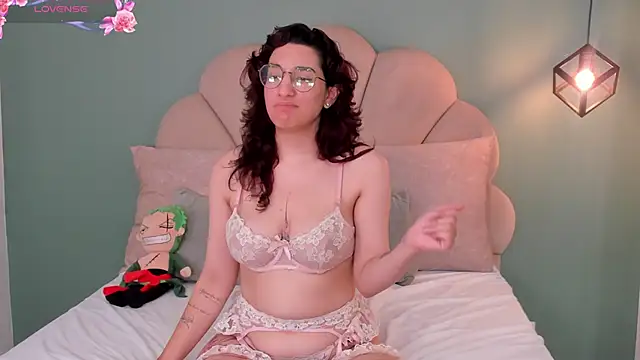 victoria camm online show from November 29, 2025, 12:33 am