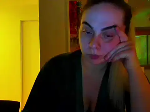 HappyIva online show from February 3, 2025, 11:53 am