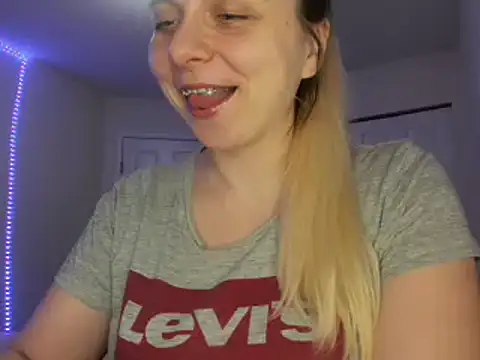 HappyIva online show from February 25, 2025, 8:14 am