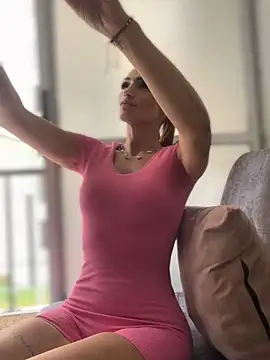 Samantha bigboobs online show from October 3, 2025, 5:14 pm