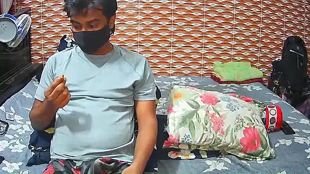 Hot Nila online show from May 19, 2026, 9:16 am