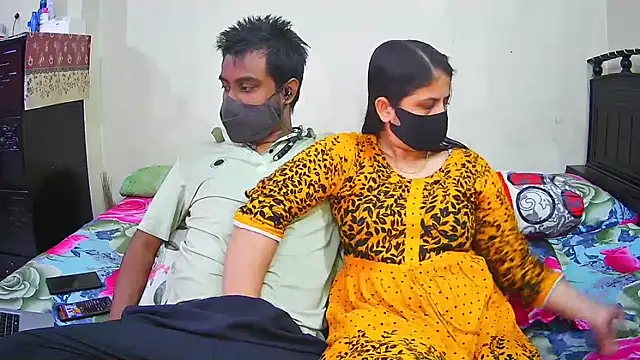 Hot Nila online show from December 16, 2025, 3:33 am