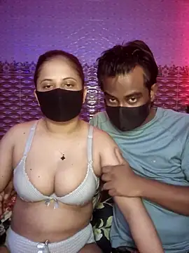 Hot Nila online show from May 21, 2026, 2:53 am
