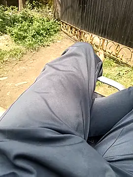 Snapshot of aryan_8051 chatting on September 18, 2025, 6:05 am aryan 8051 online show from September 18, 2025, 6:05 am