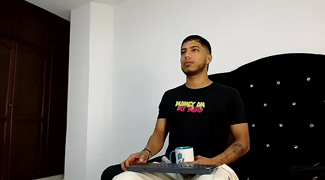 ryann bigcock  online show from January 15, 2025, 11:32 am