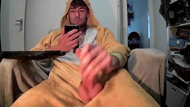 onesieboyx online show from October 28, 2025, 3:11 pm