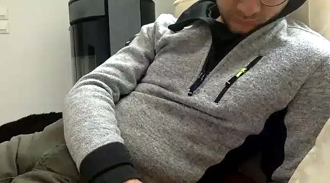 coquin5995 online show from February 11, 2025, 2:24 pm