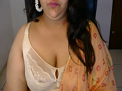 Snapshot of Jenny_lovee chatting on July 7, 2026, 6:55 pm Jenny lovee online show from July 7, 2026, 6:55 pm