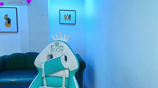 Snapshot of Arianna_sweeet chatting on October 14, 2025, 3:40 am Arianna sweeet online show from October 14, 2025, 3:40 am