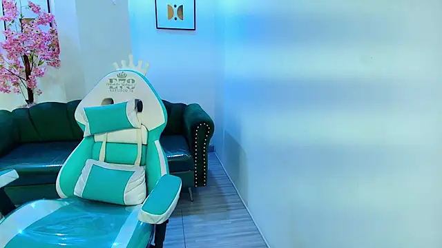 Snapshot of Arianna_sweeet chatting on November 11, 2025, 3:45 am Arianna sweeet online show from November 11, 2025, 3:45 am