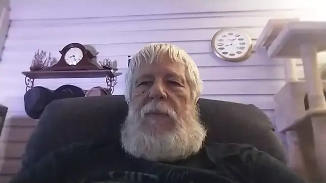 Snapshot of Futura_intx chatting on July 18, 2026, 1:25 am Futura intx online show from July 18, 2026, 1:25 am