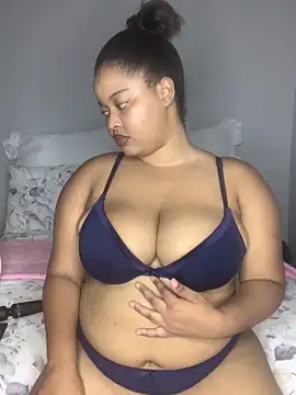 Snapshot of sexytinashe21 chatting on February 25, 2026, 6:52 pm sexytinashe21 online show from February 25, 2026, 6:52 pm