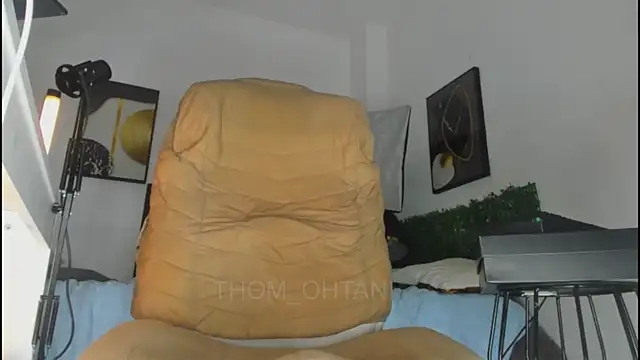 Snapshot of Thom_Ohtani chatting on May 13, 2026, 5:58 am Thom Ohtani online show from May 13, 2026, 5:58 am