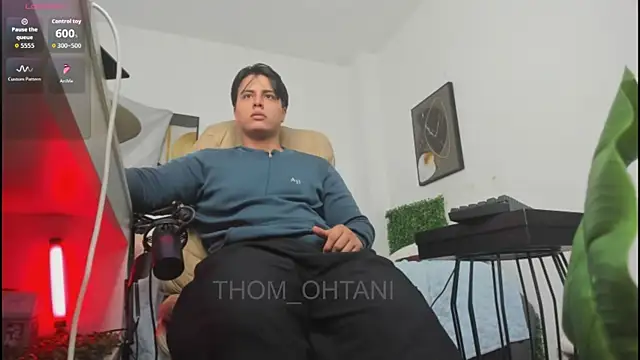 Snapshot of Thom_Ohtani chatting on May 22, 2026, 1:14 am Thom Ohtani online show from May 22, 2026, 1:14 am