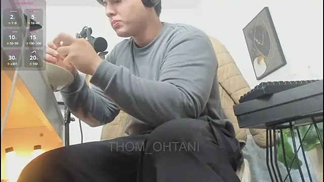 Snapshot of Thom_Ohtani chatting on May 27, 2026, 1:04 am Thom Ohtani online show from May 27, 2026, 1:04 am