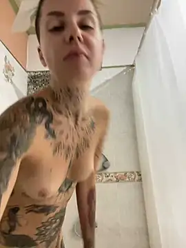 Izy cute  online show from March 7, 2026, 2:07 am