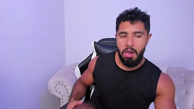 Snapshot of Santiago_huntt chatting on February 13, 2026, 8:53 pm Santiago huntt online show from February 13, 2026, 8:53 pm