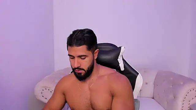 Snapshot of Santiago_huntt chatting on February 11, 2026, 7:03 pm Santiago huntt online show from February 11, 2026, 7:03 pm