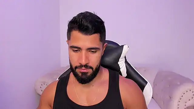 Snapshot of Santiago_huntt chatting on February 25, 2026, 7:47 pm Santiago huntt online show from February 25, 2026, 7:47 pm