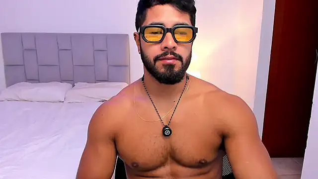 Santiago huntt online show from April 18, 2026, 1:13 pm