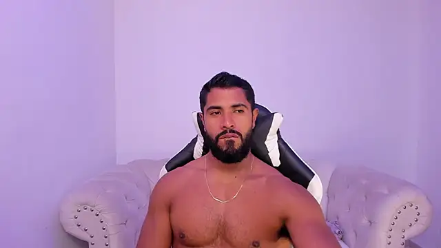 Snapshot of Santiago_huntt chatting on December 20, 2025, 1:03 pm Santiago huntt online show from December 20, 2025, 1:03 pm