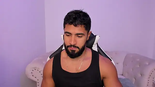 Snapshot of Santiago_huntt chatting on February 7, 2026, 1:08 pm Santiago huntt online show from February 7, 2026, 1:08 pm