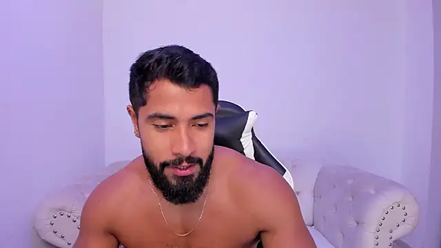 Snapshot of Santiago_huntt chatting on December 22, 2025, 1:00 pm Santiago huntt online show from December 22, 2025, 1:00 pm