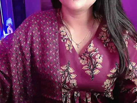 Snapshot of Mitikaa chatting on September 28, 2025, 2:35 pm Mitikaa online show from September 28, 2025, 2:35 pm