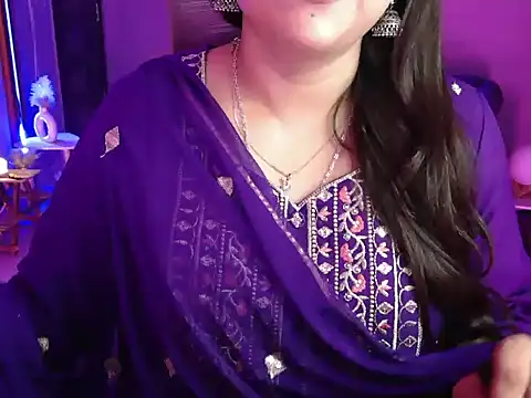 Snapshot of Mitikaa chatting on September 24, 2025, 2:56 pm Mitikaa online show from September 24, 2025, 2:56 pm