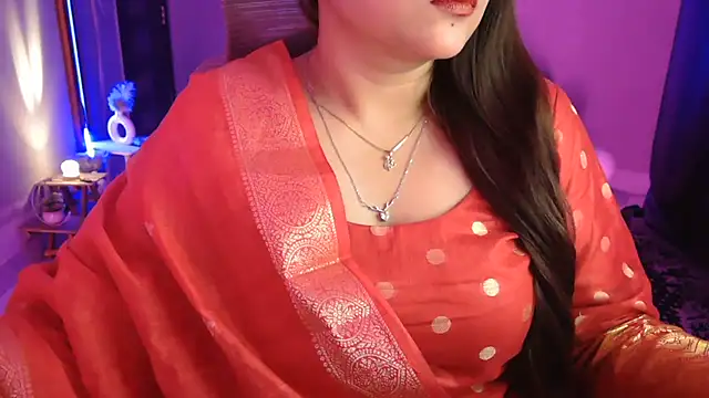 Snapshot of Mitikaa chatting on November 25, 2025, 2:17 pm Mitikaa online show from November 25, 2025, 2:17 pm