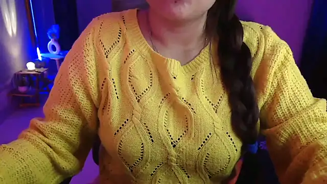 Snapshot of Mitikaa chatting on November 18, 2025, 3:48 pm Mitikaa online show from November 18, 2025, 3:48 pm