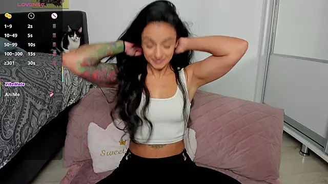 NNNoire online show from October 2, 2025, 9:23 am